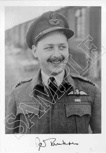SPBB09 WWII WW2 RAF Battle of Britain pilot BATT AE hand signed photo 